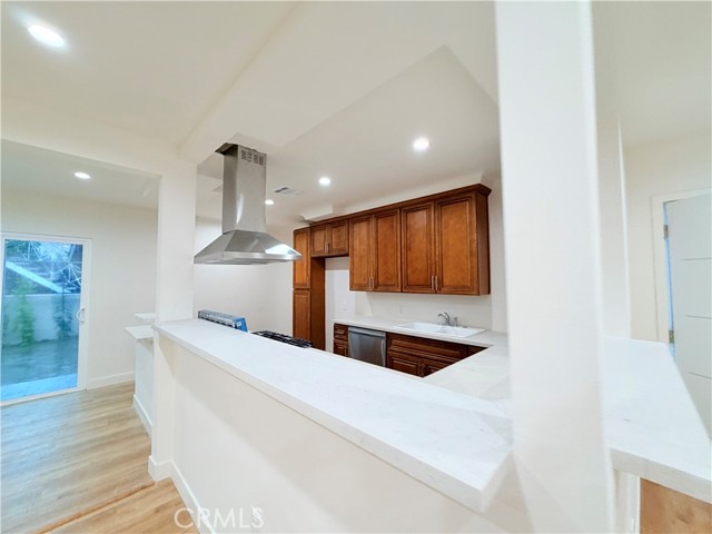 Detail Gallery Image 2 of 21 For 11104 Oxnard St, North Hollywood,  CA 91606 - 4 Beds | 3 Baths