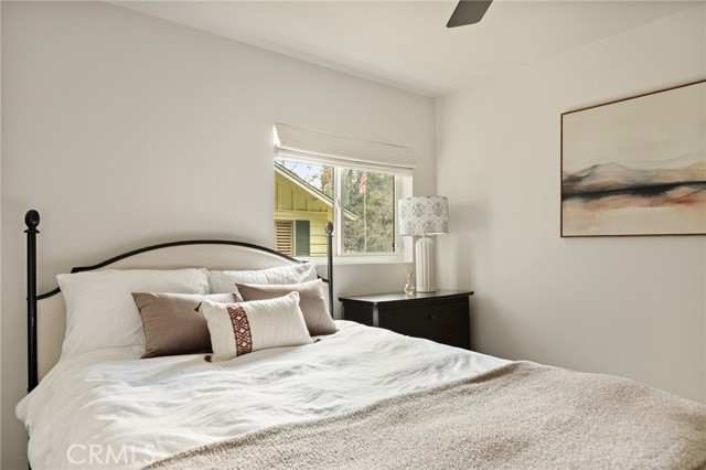 24379 San Moritz, Crestline, CA 92325