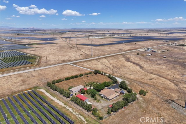 10758 W Avenue K, Lancaster CA: https://media.crmls.org/medias/a26eb872-edfb-48bc-9c06-3cdbde43c63c.jpg