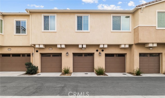 Detail Gallery Image 6 of 17 For 16680 Wyndham Ln #3,  Fontana,  CA 92336 - 2 Beds | 2/1 Baths