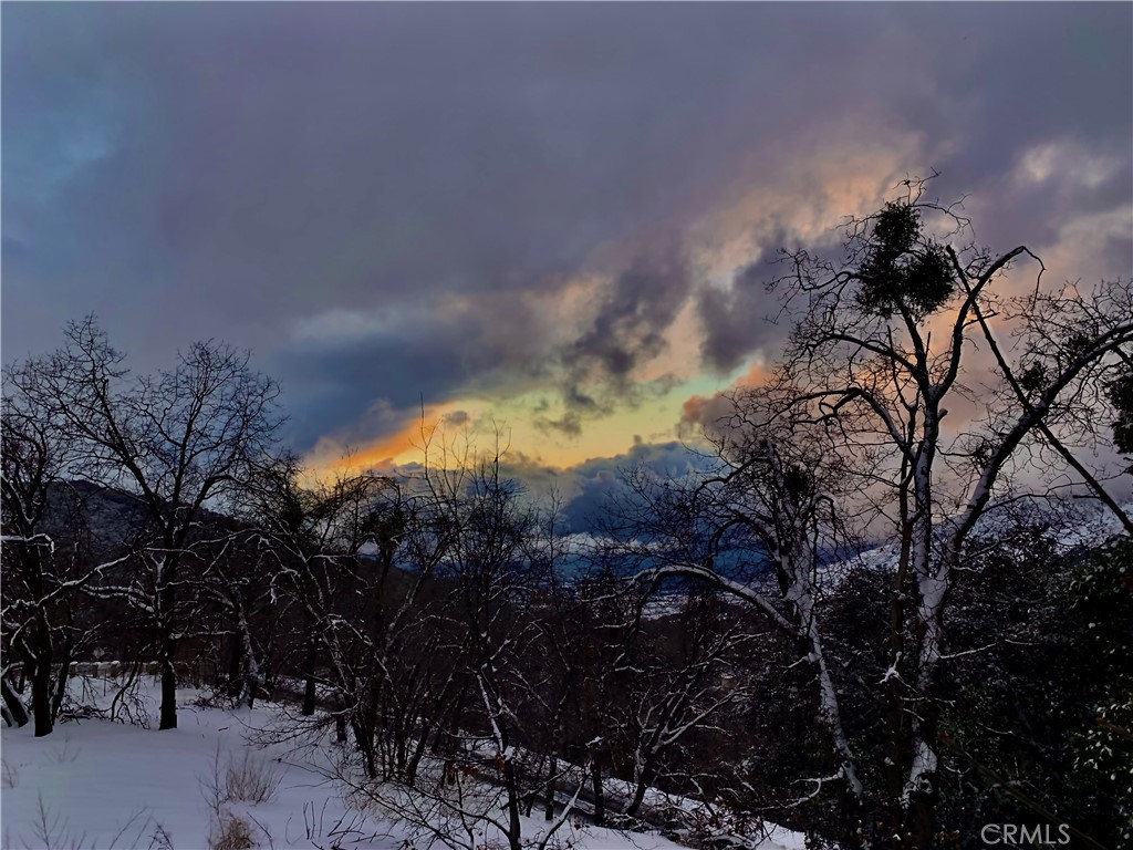 https://media.crmls.org/medias/a26f6742-0d6a-4d7c-8972-04ebdf2e5b7f.jpg?preset=X-Large