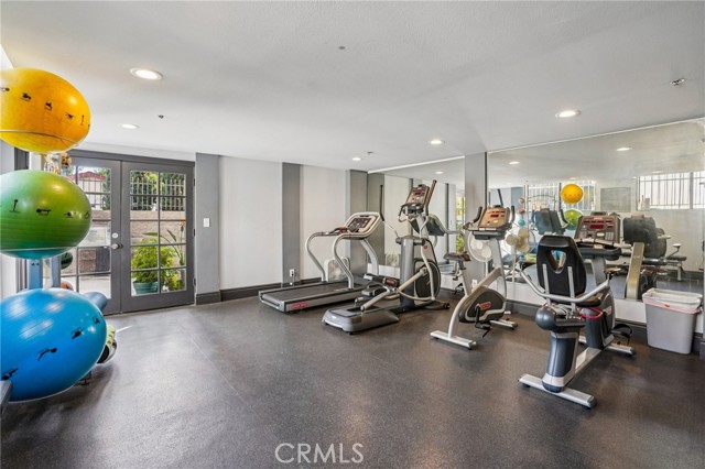 Detail Gallery Image 22 of 27 For 11162 Camarillo St #206,  –,  CA 91602 - 2 Beds | 2 Baths