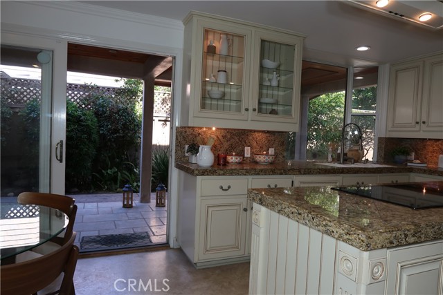 Detail Gallery Image 12 of 51 For 16802 Kamalii, Huntington Beach,  CA 92649 - 6 Beds | 5/1 Baths