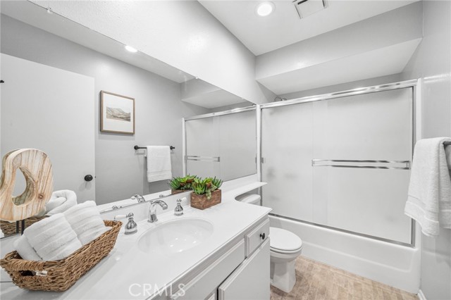 Detail Gallery Image 14 of 16 For 211 E Ponderosa Ln #10,  Anaheim,  CA 92802 - 2 Beds | 2 Baths