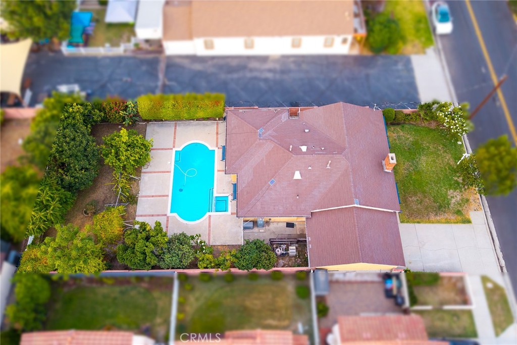 https://media.crmls.org/medias/a2713b2d-10ff-4be2-b7e6-79054de4491c.jpg?preset=X-Large