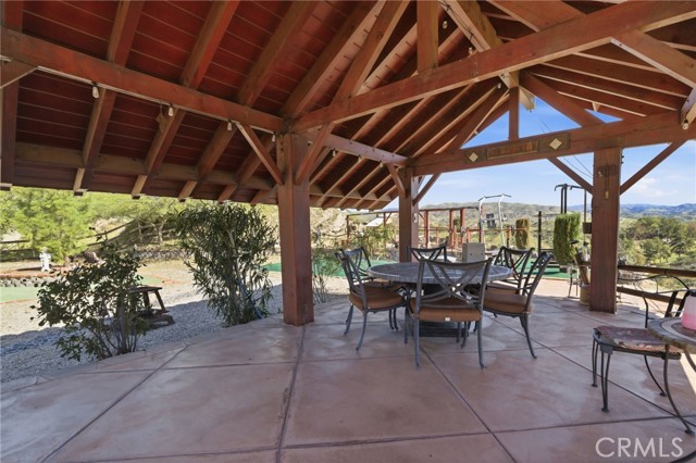 Detail Gallery Image 35 of 44 For 29952 Louis Ave, Canyon Country,  CA 91351 - 5 Beds | 4 Baths