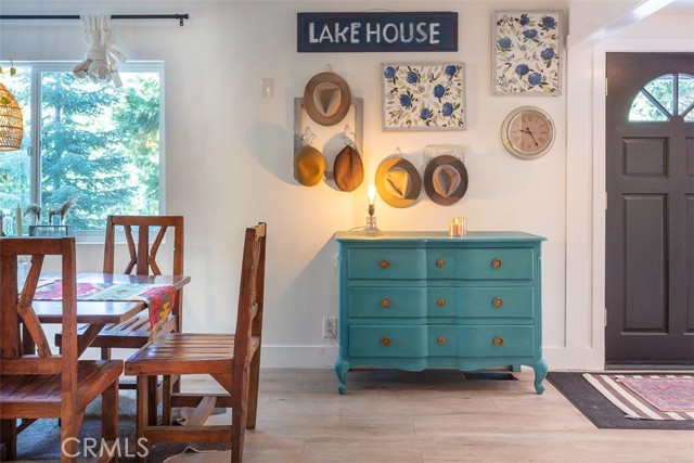 Detail Gallery Image 15 of 33 For 220 Oak Dr., Lake Arrowhead,  CA 92352 - 3 Beds | 2 Baths