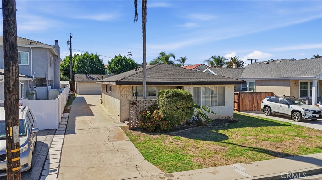 2308 Graham — Ranch