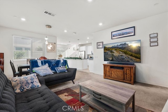 Detail Gallery Image 5 of 31 For 15993 Huckleberry Ave, Chino,  CA 91708 - 3 Beds | 2/1 Baths