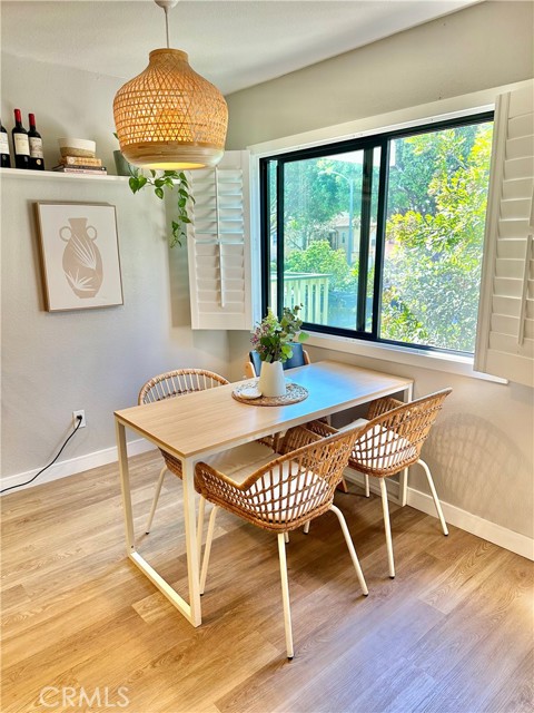 Detail Gallery Image 9 of 20 For 1045 E 3rd #4,  Long Beach,  CA 90802 - 2 Beds | 2 Baths