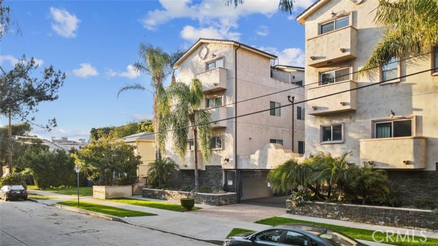 Image 3 for 11253 Peach Grove St #106, North Hollywood, CA 91601