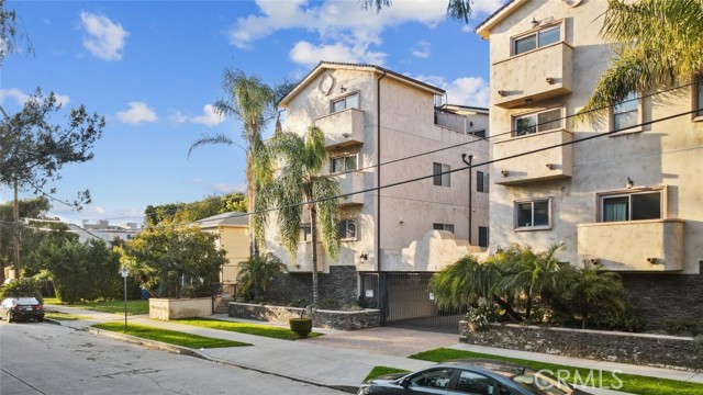 Image 3 for 11253 Peach Grove St #106, North Hollywood, CA 91601