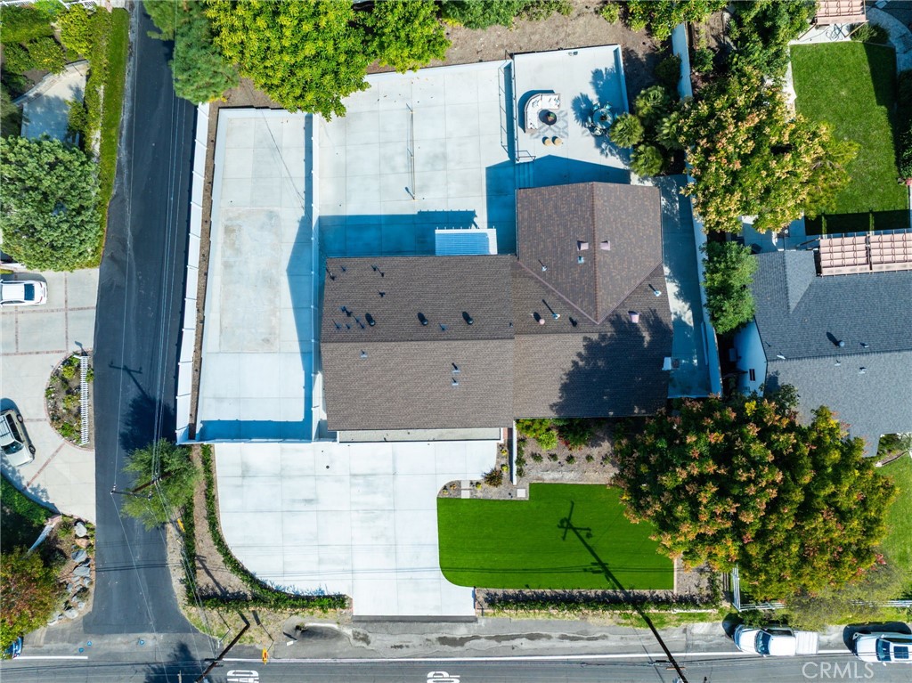 https://media.crmls.org/medias/a27828a8-e61b-45bf-965a-9da3b5bf67b3.jpg?preset=X-Large