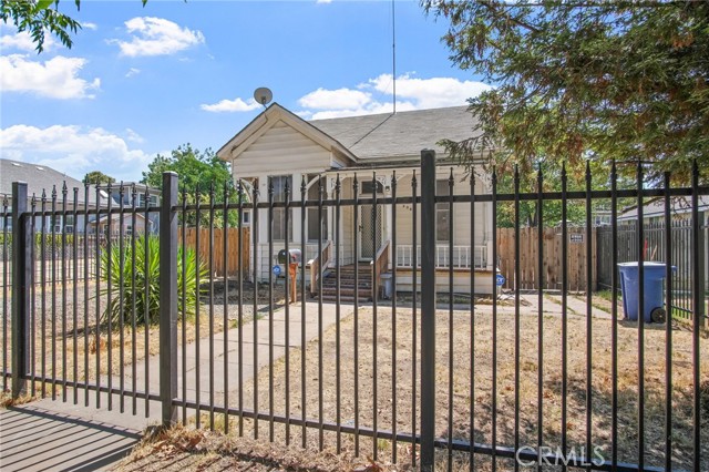 Detail Gallery Image 4 of 34 For 330 W 22nd St, Merced,  CA 95340 - 2 Beds | 1 Baths