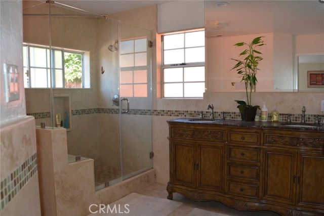 Detail Gallery Image 4 of 11 For 22445 Dolorosa, Woodland Hills,  CA 91367 - 3 Beds | 2 Baths