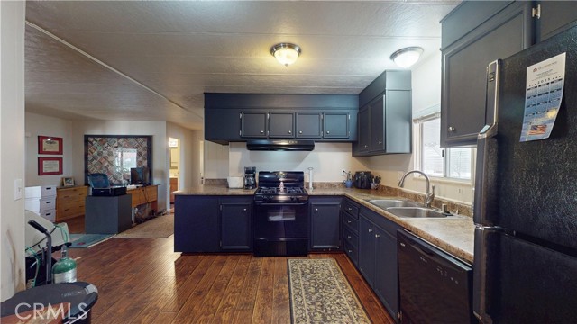 Detail Gallery Image 5 of 31 For 3595 Santa Fe Ave #214,  Long Beach,  CA 90810 - 2 Beds | 2 Baths