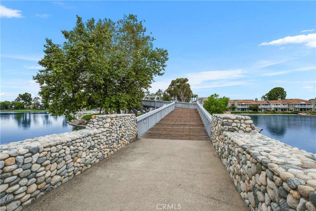 https://media.crmls.org/medias/a27913b6-9f9d-48f3-befa-747cb04a3134.jpg?preset=X-Large
