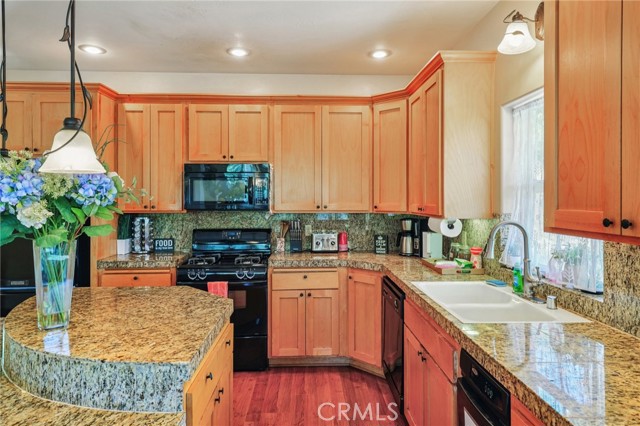 29450 Piney Lane, Cedar Glen CA: https://media.crmls.org/medias/a2792fba-27ca-4169-b411-3e51cbd5ff14.jpg