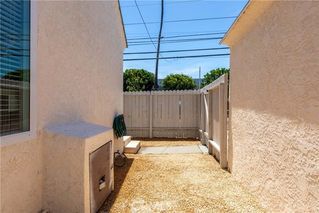 Detail Gallery Image 44 of 44 For 3301 Falcon Ave, Long Beach,  CA 90755 - 2 Beds | 1 Baths