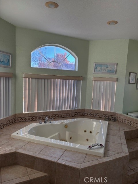 Detail Gallery Image 3 of 3 For 1642 Bisbee, Lancaster,  CA 93535 - 4 Beds | 3 Baths