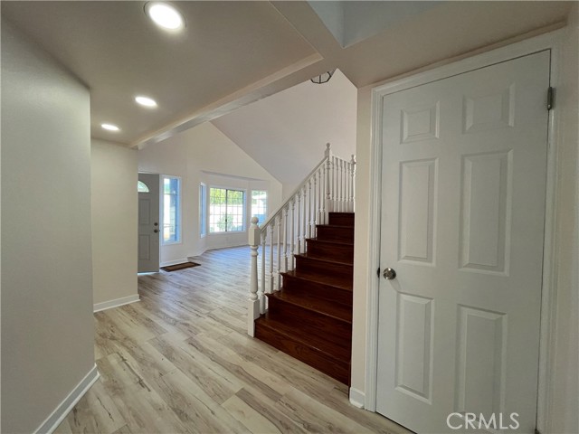 Detail Gallery Image 5 of 22 For 7522 Balcom, Reseda,  CA 91335 - 4 Beds | 3 Baths