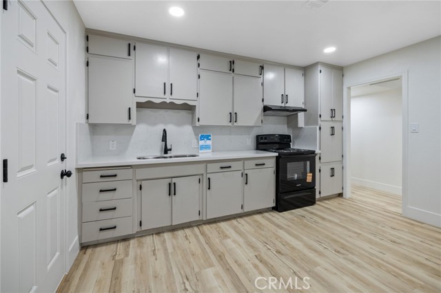 Detail Gallery Image 11 of 37 For 2252 S Eunice Ave, Fresno,  CA 93706 - 4 Beds | 1 Baths