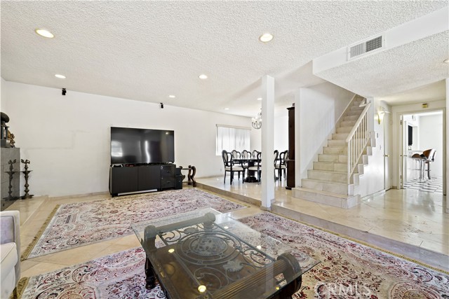 1438 Hillside Drive, Glendale CA: https://media.crmls.org/medias/a27bb279-2d96-4f0e-8818-689795789f3c.jpg
