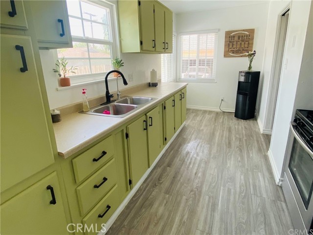 Detail Gallery Image 4 of 16 For 4326 N Mountain View Ave, San Bernardino,  CA 92407 - 3 Beds | 1 Baths