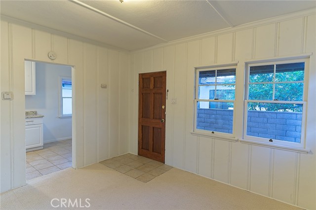 550 N 1st Avenue, Upland CA: https://media.crmls.org/medias/a27c5b98-99bc-4840-b8f2-3c41e44753fe.jpg