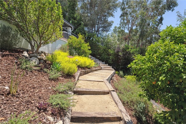 24311 Sylvan Glen Road, Calabasas CA: https://media.crmls.org/medias/a27c7f42-80ef-4216-aab1-075fa1ced359.jpg