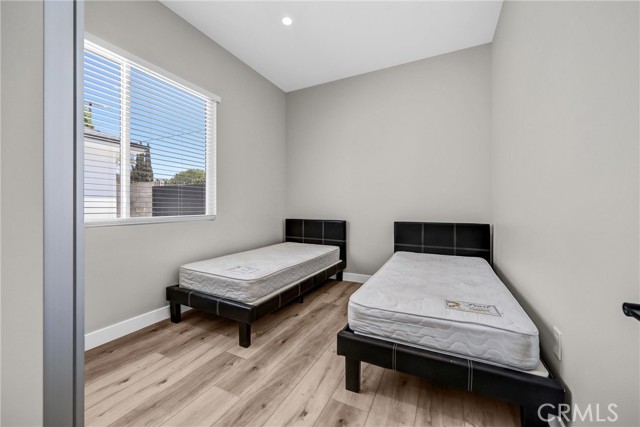 Detail Gallery Image 14 of 26 For 9998 Louise Ave, Northridge,  CA 91325 - 2 Beds | 1 Baths