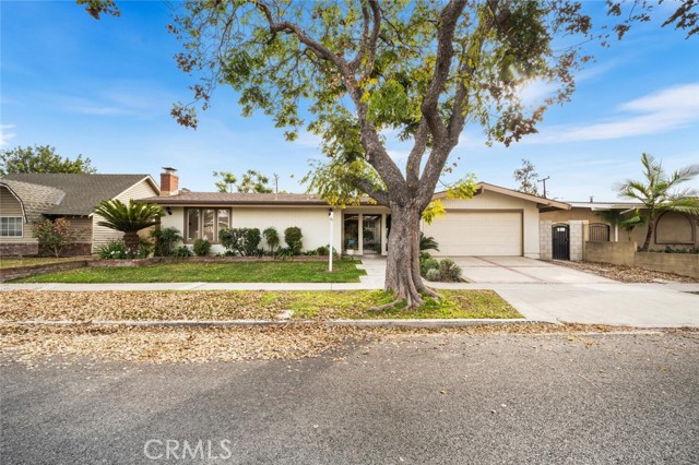 Detail Gallery Image 1 of 46 For 2722 Mainway Dr, Los Alamitos,  CA 90720 - 4 Beds | 3 Baths