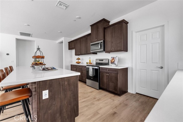 Detail Gallery Image 13 of 58 For 4884 Sicily, Lake Elsinore,  CA 92530 - 3 Beds | 2 Baths