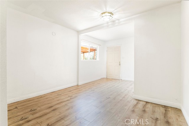 10058 Sunland Boulevard, Sunland CA: https://media.crmls.org/medias/a27ed2d6-9f6d-465e-8259-515742545f3a.jpg