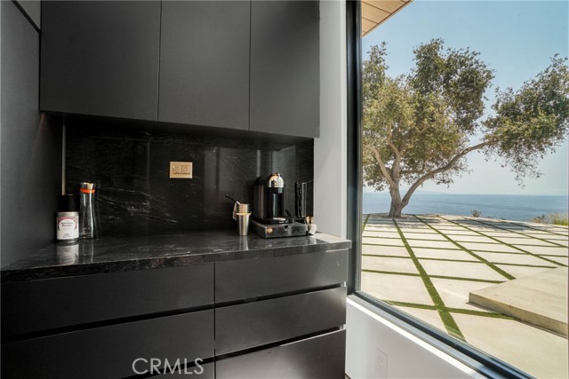 20786 Cool Oak Way, Malibu CA: https://media.crmls.org/medias/a27ee00d-2355-405d-8107-958893402240.jpg