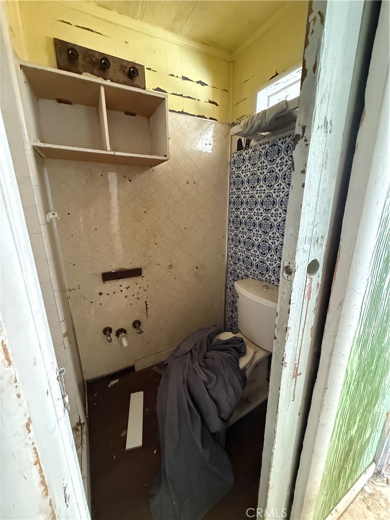 https://media.crmls.org/medias/a27f626c-07eb-4547-a874-654075800449.jpg?preset=X-Large