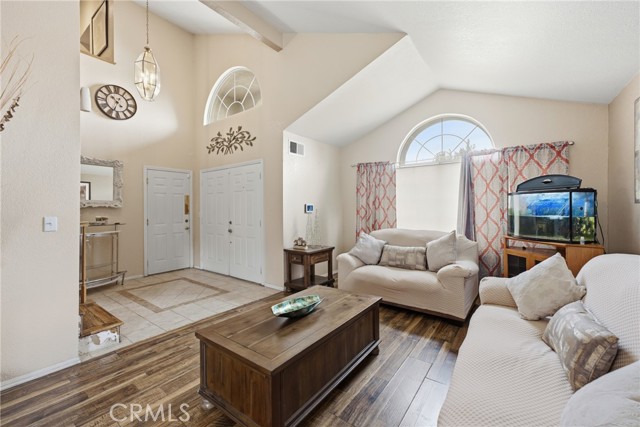 5036 Claro Way, Palmdale, CA 93551 photo 4