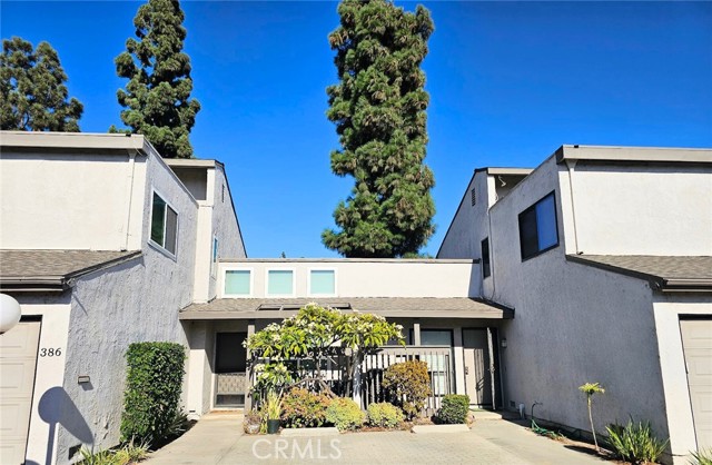 386 N Via Porto, Anaheim CA: https://media.crmls.org/medias/a2810e35-9370-458a-acb8-baa4b6ee4d93.jpg