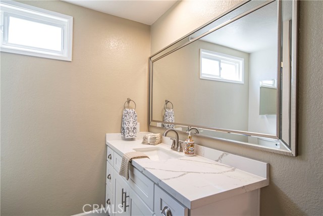 Detail Gallery Image 22 of 41 For 1550 N Viewcrest Dr, Azusa,  CA 91702 - 3 Beds | 2 Baths