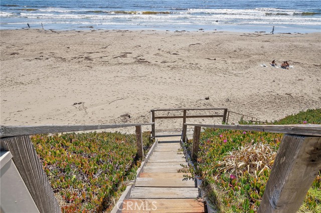 2670 Studio Drive, Cayucos CA: https://media.crmls.org/medias/a28248d7-0127-4fad-860a-d120cca0fc9d.jpg