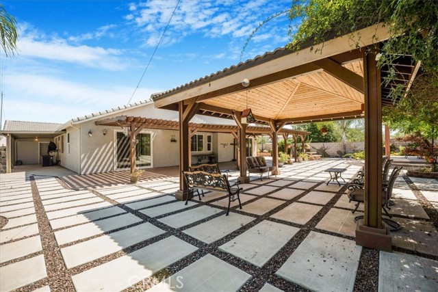 19247 Mountain Shadow Lane, Perris CA: https://media.crmls.org/medias/a282c8f6-a1b7-4f3f-a1e4-ef591bf7cc18.jpg