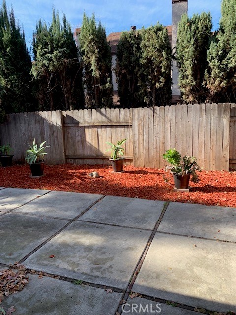 Detail Gallery Image 7 of 17 For 235 E Chestnut Ave #L,  Monrovia,  CA 91016 - 3 Beds | 3 Baths