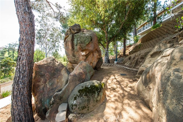 Detail Gallery Image 46 of 54 For 22757 Plummer St, Chatsworth,  CA 91311 - 3 Beds | 3 Baths