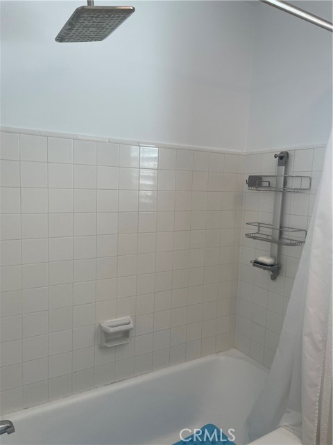 Shower/Tub