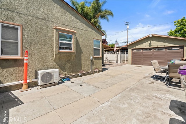1876 Oregon Avenue, Long Beach CA: https://media.crmls.org/medias/a283936d-b33c-4489-a7cf-dee10a5d66fd.jpg