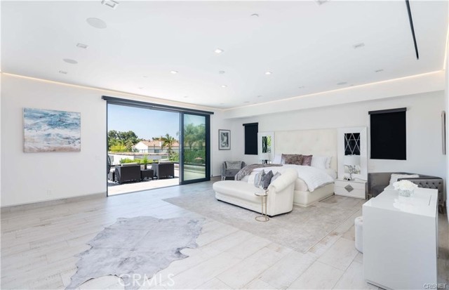 5239 Avenida Hacienda, Tarzana CA: https://media.crmls.org/medias/a284005c-b333-489e-9014-76741a4575f0.jpg
