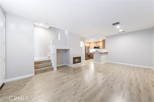 Detail Gallery Image 2 of 21 For 240 Dewdrop, Irvine,  CA 92603 - 2 Beds | 2/1 Baths