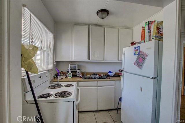 193 W Washburn Avenue, San Jacinto CA: https://media.crmls.org/medias/a2867f55-b298-4ece-850c-6bf5cc4dc22b.jpg