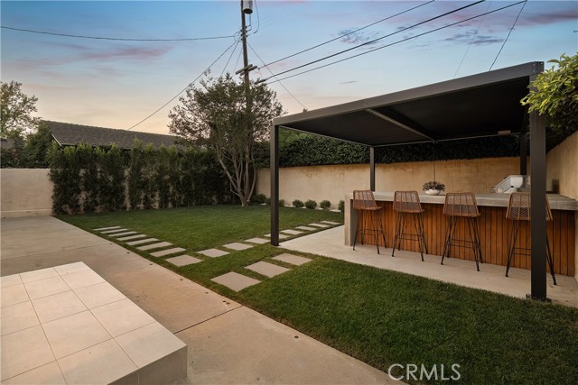 Detail Gallery Image 27 of 32 For 13949 Cumpston St, Sherman Oaks,  CA 91401 - 3 Beds | 3/1 Baths