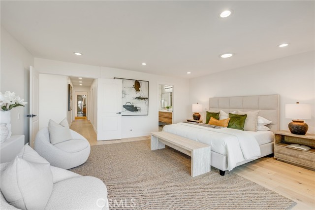 Detail Gallery Image 16 of 29 For 7655 Caminito Avola, La Jolla,  CA 92037 - 4 Beds | 2/1 Baths